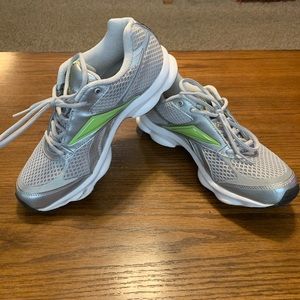 Like New! Reebok Runtone - Gray/Green (Sz 7)